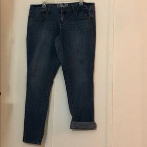 Medium Wash Jeans 💙